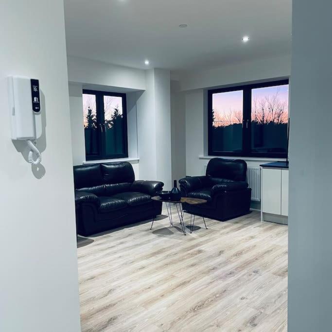 New One Bedroom Luxury Apartment In Solihull Bagian luar foto