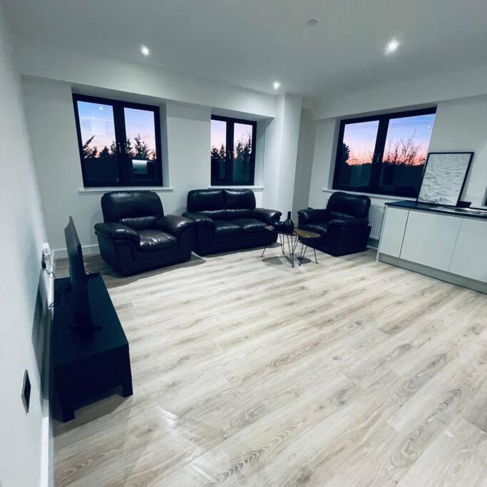 New One Bedroom Luxury Apartment In Solihull Bagian luar foto