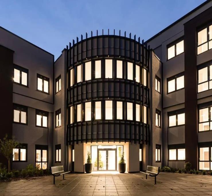 New One Bedroom Luxury Apartment In Solihull Bagian luar foto