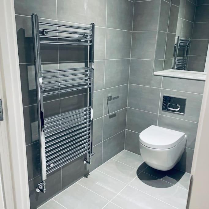 New One Bedroom Luxury Apartment In Solihull Bagian luar foto