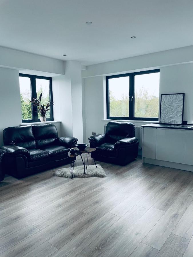 New One Bedroom Luxury Apartment In Solihull Bagian luar foto